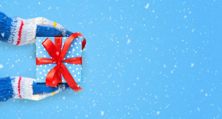 A Thoughtful Guide to Christmas Shopping: - TageUnlimited Beauty