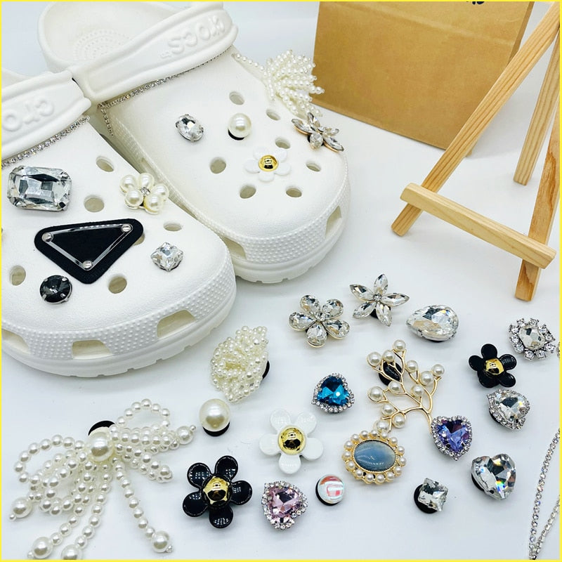 Luxury Rhinestone Pearl Croc Charms Designer DIY Gem Shoes Decaration Charm for Croc JIBS Clogs. | TageUnlimited