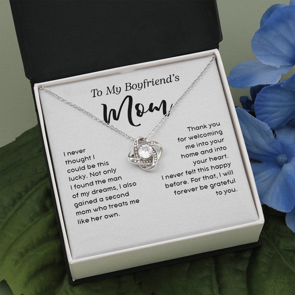 To My Boyfriend's Mom | I Never Thought I Could Be This Lucky | Jewelry | C30011TG, C30011TR, lx-C30011, PB23-WOOD, PROD-2074400, PT-922, TNM-1, USER-43062 | TageUnlimited
